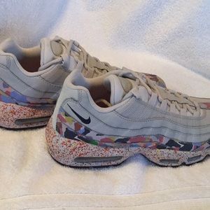 Nike Air Max 95 SE (New Never Worn)